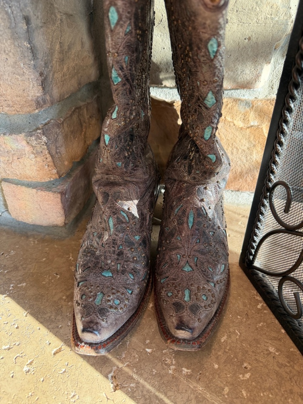 Corral Distressed Brown Leather Western Cowboy Boots Turquoise Inlay Women sz 9 - Picture 4 of 9